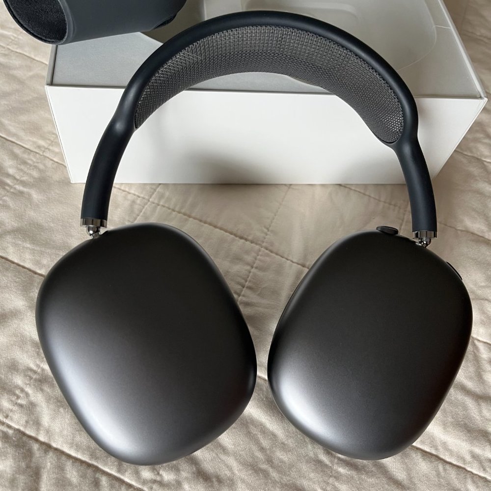 AirPods Max Space Grey